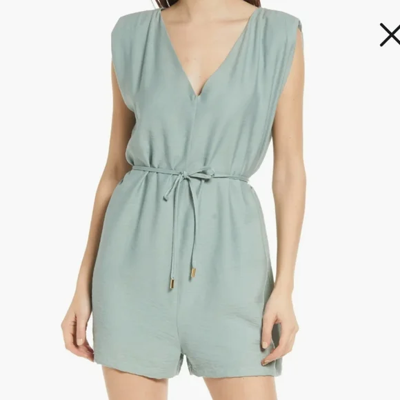 Women’s Large Bishop + Young V-Neck Sleeveless Tie Blue Romper